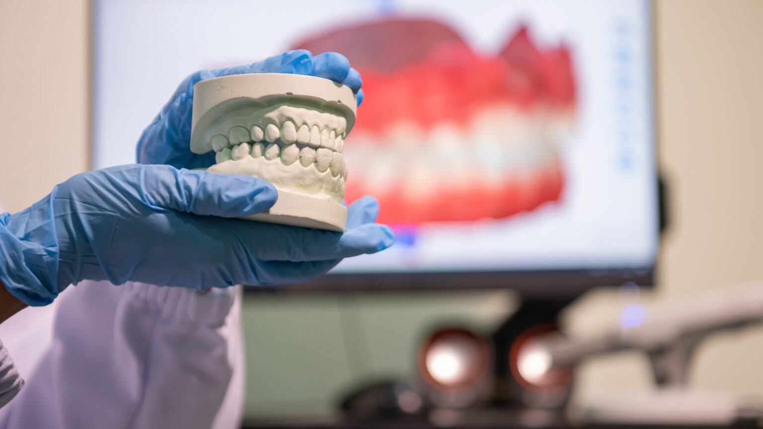 Understanding Crowded Teeth: Reasons for It, Consequences, and Possible Solutions
